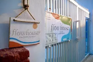 Hospedaria Flow House