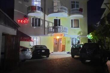 هتل Tegi