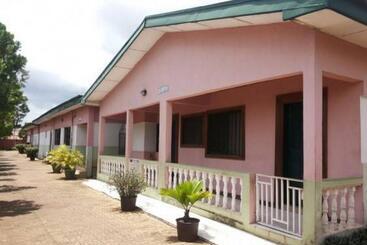 پانسیون Room In Lodge Garentiti Apartment Silver Room