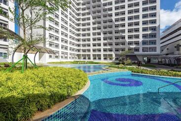 هتل آپارتمان Spacious Condo With Pool View At Grace Residences, Near Bgc