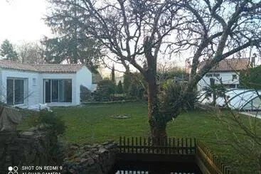 Aamiaismajoitus (B&B) Mas Des Vignes Piscine Chauffée