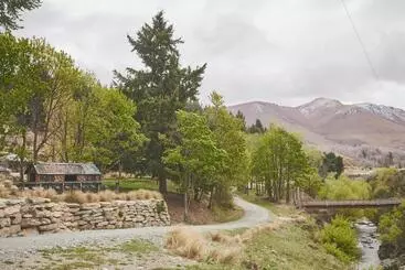 Hotel The Danseys Pass