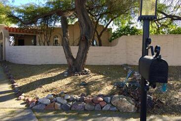 تختخواب و صبحانه Peaceful, Private Desert Retreat