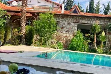 ホテル Urla Bella