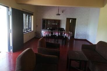 Bed and Breakfast Hertz Bungalow Resort And Restaurant