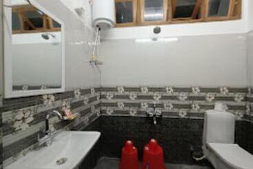 Hotel 7 Eleven Dirang