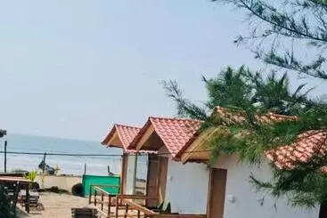 Otel Om Beach Cottages