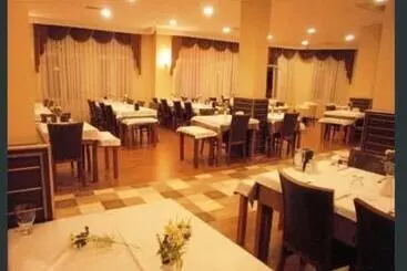 Hotel Grand Adanus