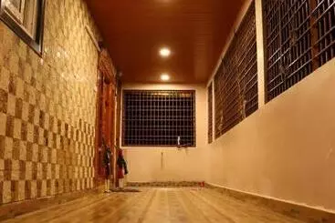 Otel Visweswara Grand