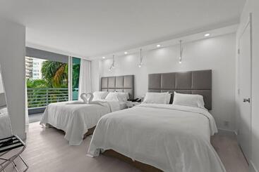 Luxury Condo Hotel With Full Kitchen, Located At 5 Mints Walk To The Beach