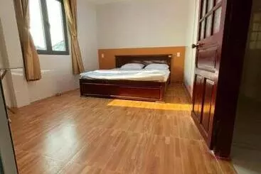 Trung Hiếu Hotel   Bên Cạnh Miếu Bà Chúa Xứ