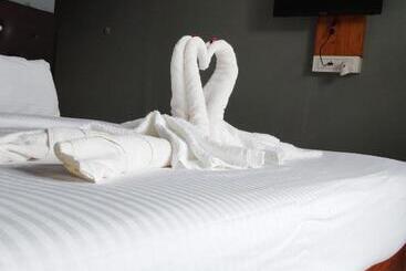 Hotel Yogitree Beach Resort & Cafe