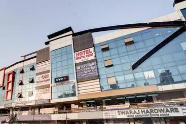 Hotel Westin Park Chandlodiya, Sg Highway