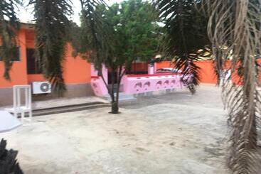 פנסיון Obiba J.k Guest House