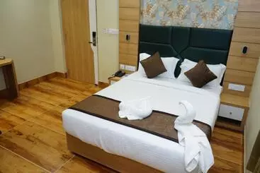 ホテル Neelgiri Grand