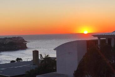 پانسیون Seaside Escape