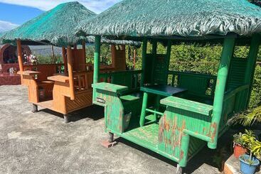 Hotel Rainbow Beach Bar & Resort