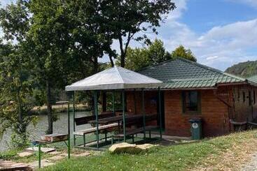 膳宿费 Complex Lacul Micesti