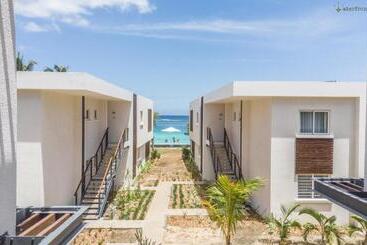 پانسیون Derek