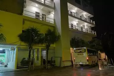Sân Vườn Hotel Khánh Hòa