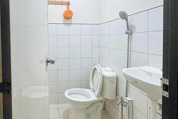 Отель Reddoorz @ Boondocks Cabins Resort