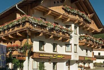 فندق Alpenstolz
