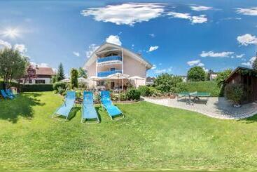 Hotel Happy Lake By Thomas Strugger