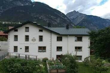 Отель Landhaus Zangerl