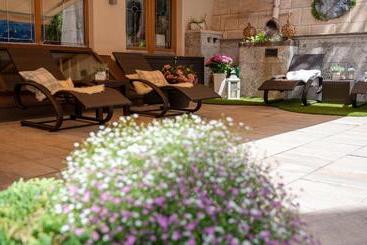 בית מלון כפרי Sonne Ischgl