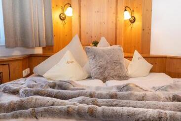 Отель Sonne Ischgl