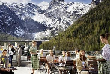 Landzeit Autobahn-restaurant & Panorama-hotel Tauernalm