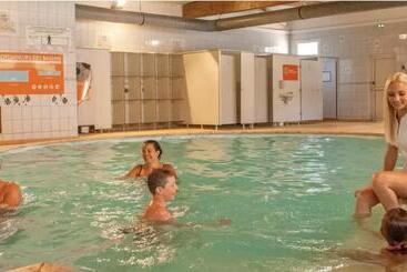 ペンション Le C24   Charmant Bungalow Tout équipé Pour 4 Avec Tv