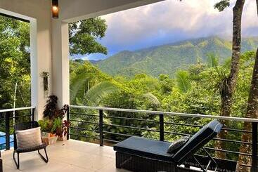 בית מלון כפרי Aracari Lodge & Jungalows