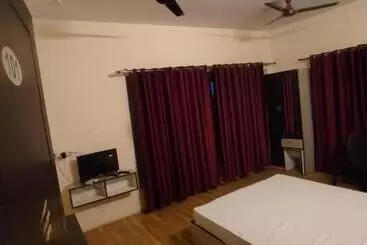 Leos Hotels