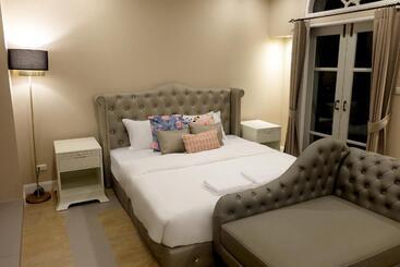 Hotel Villa Primo Eyrie Khaoyai Near Toscana