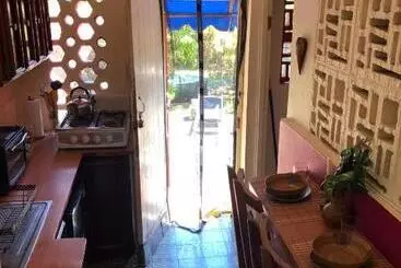 پانسیون Bnb Somom Mobay Lodging