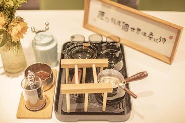 Dali Nurishop Hostel