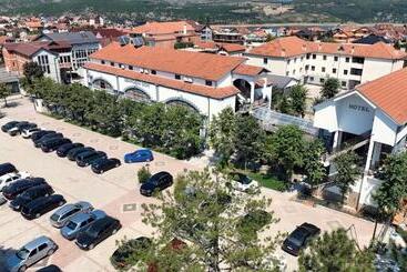 Hotel Kompleksi Dion