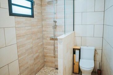 هتل آپارتمان L Auberge Créole