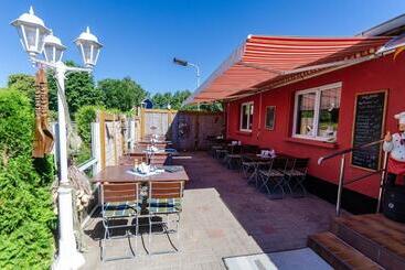 펜션 Familienzimmer Mit Gemeinschaftsbad Fuer 4 Personen Auf Ruegen H5zi2