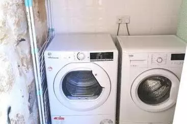 2 Large Ensuite Bedrooms In Boutique Style Farmhouse B&b With Pool