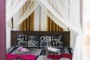 פנסיון Sun Shine Villa