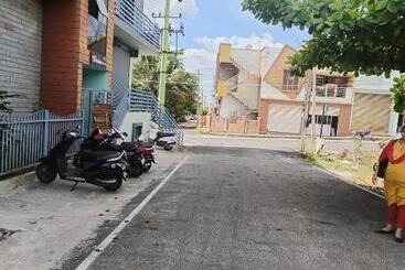 Bed and Breakfast Sahara Premium Family Homestay