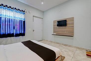 Hotel Collection O Maharaja Resort