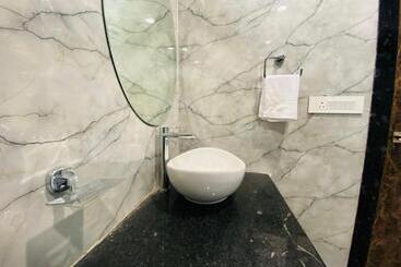 Hotell Shree Yog Maya Resort