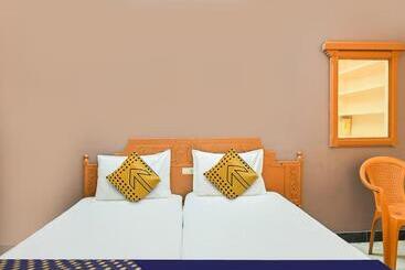 Hotel O Vel Vel Guest House