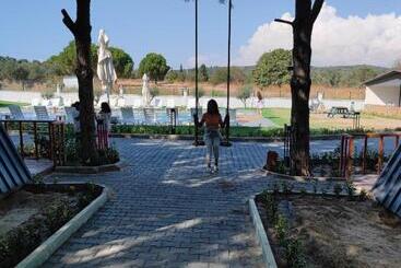 בית מלון כפרי Well Life Bungalovs