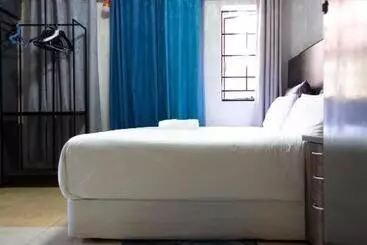پانسیون Latona Guest House