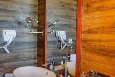 Lomakeskus Covanro Sigiriya   Brand New Luxury