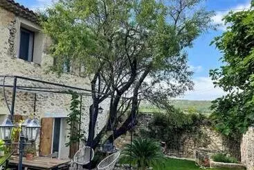 Aamiaismajoitus (B&B) Unique Guest Room In The Heart Of Provence The Secret Of The Stones
